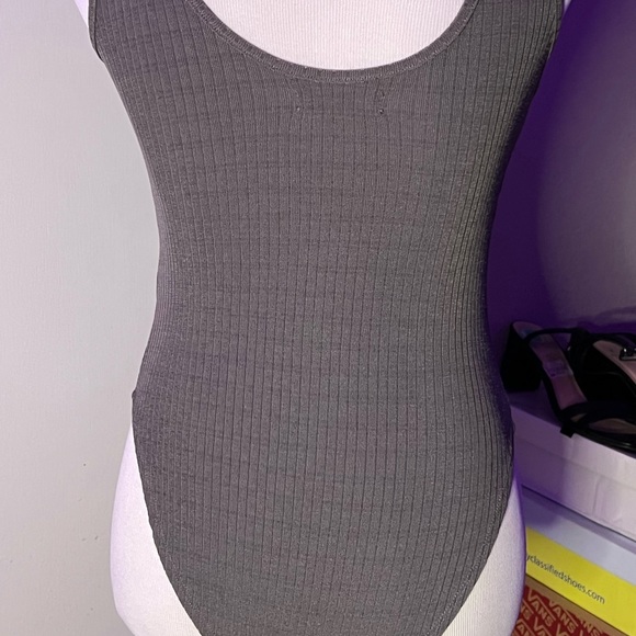 Gray one piece ☑️ - Picture 4 of 5